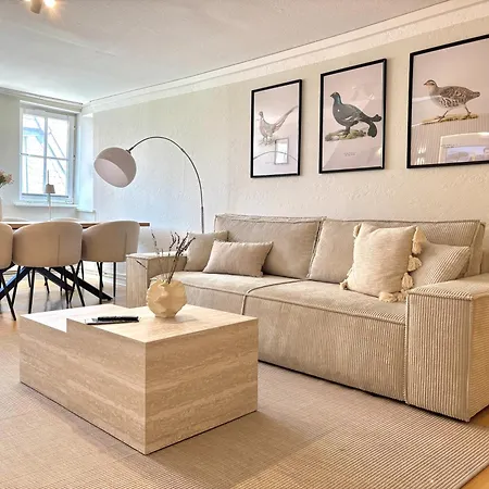 Hyggeliving - 94 Qm - Blick Auf Marktkirche - 65 Zoll Tv - Hunde - Neu Lägenhet *