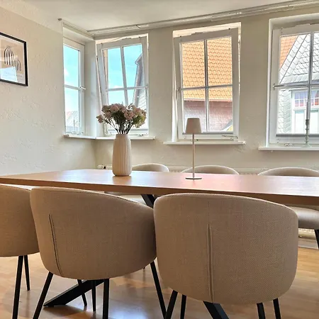 Hyggeliving - 94 Qm - Blick Auf Marktkirche - 65 Zoll Tv - Hunde - Neu Apartment